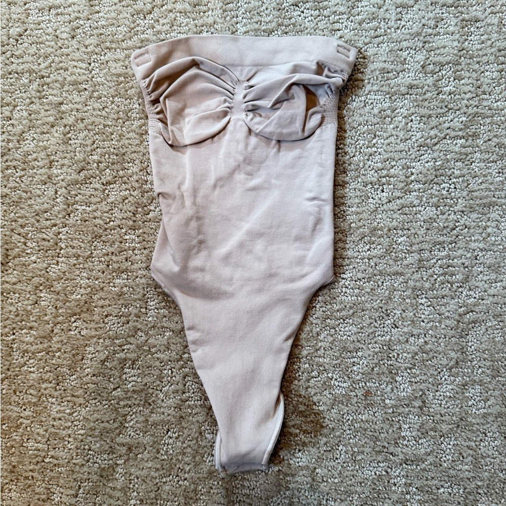Skims Strapless Thong Bodysuit